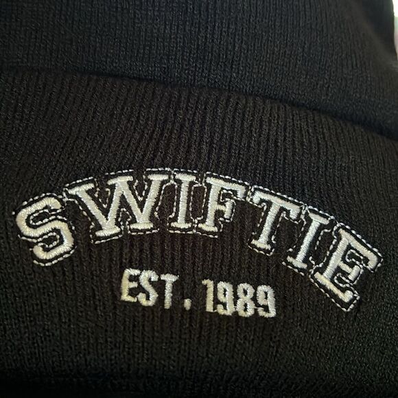 Swiftie Black Acrylic Knit Beanie Cap Hat NWOT - Picture 2 of 3